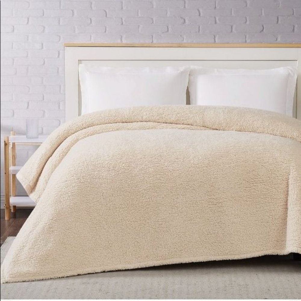Brooklyn Loom Marshmallow SherpaKing Blanket, Color: Ivory